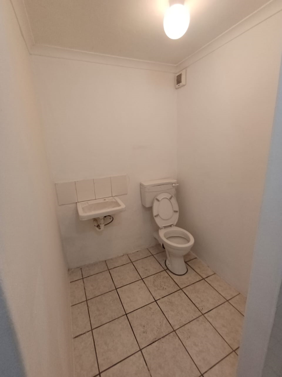 To Let Commercial Property for Rent in Okavango Park Western Cape